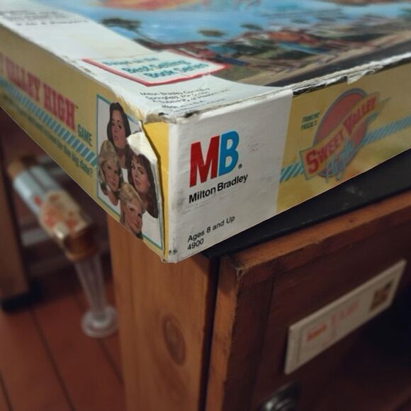 1988 Vintage Sweet Valley High Game by Milton Bradley COMPLETE - Picture 4 of 9